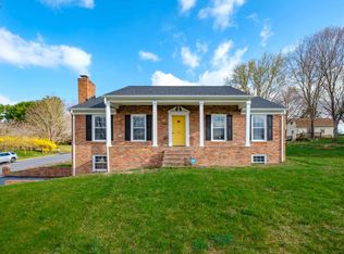 112 Fox Hill Dr, Staunton, VA 24401
