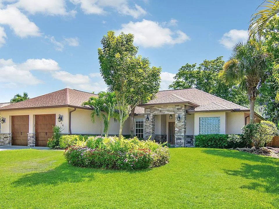 144 Palm View Dr
