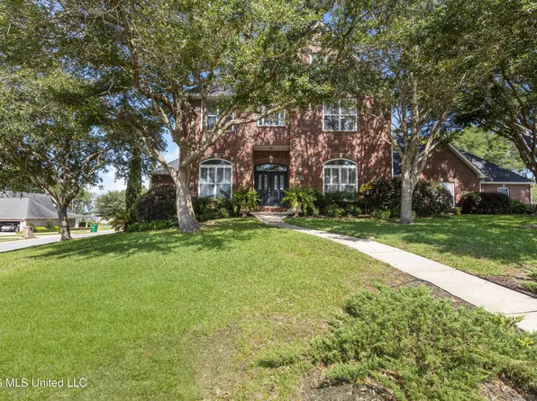 9912 Mockingbird Cir, Ocean Springs, MS 39564
