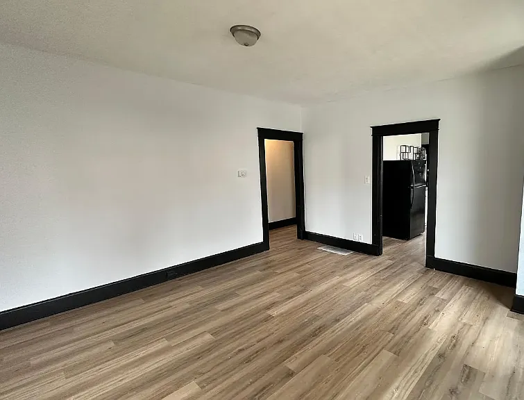 931 Olive Ave — Photo 5