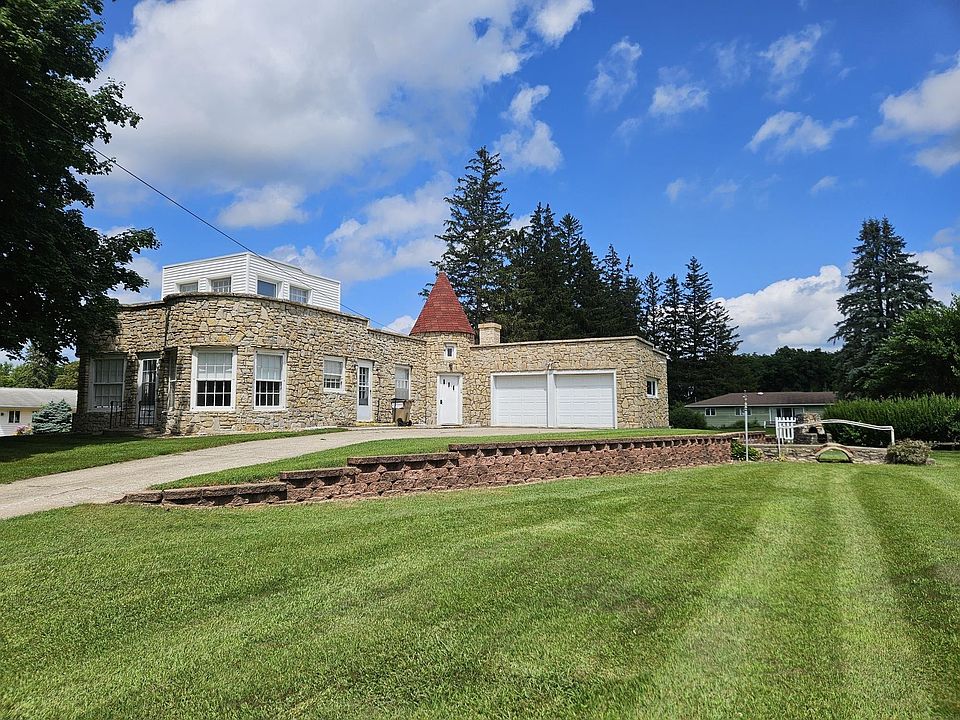 1st image of 210 Park St