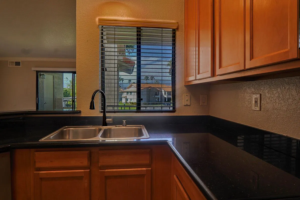 2 bed, 2.0 bath, 960 sqft, $1,950 — Photo 4