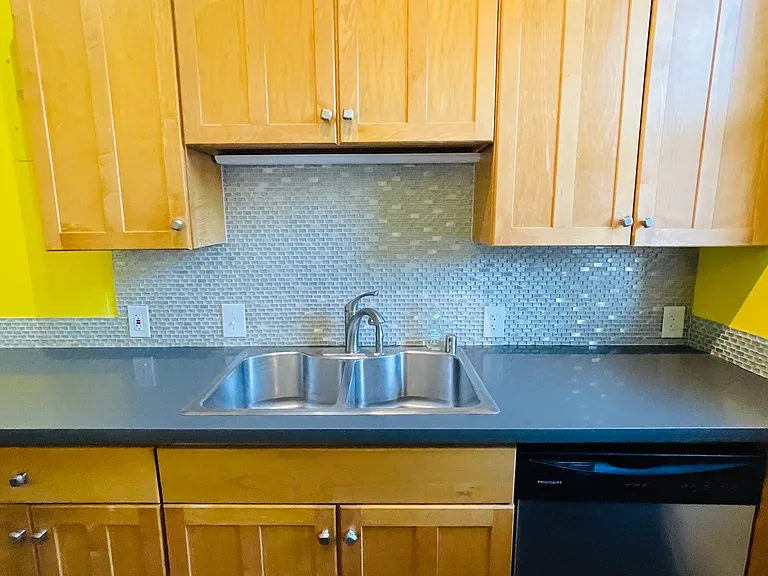 402 15th St #2 — Photo 31