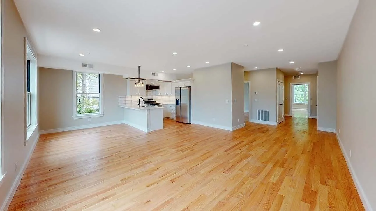 2 bed, 2.0 bath, 1425 sqft, $4,650 — Photo 4