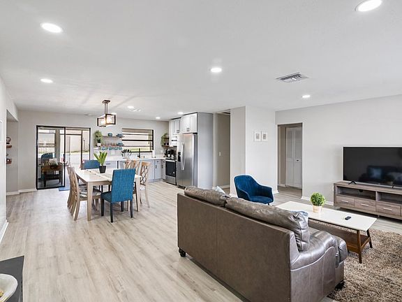 3rd image of 3307 NE Jeannette Dr #3307