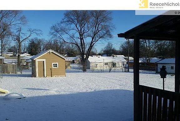 Larged fenced level yard.  Covered deck