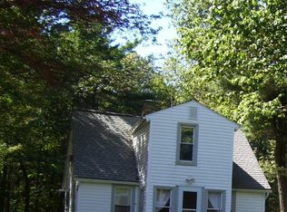 8 Shutesbury Rd, Pelham, MA 01002