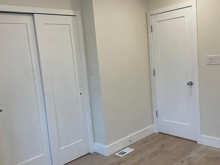 413 N Olive St — Photo 7