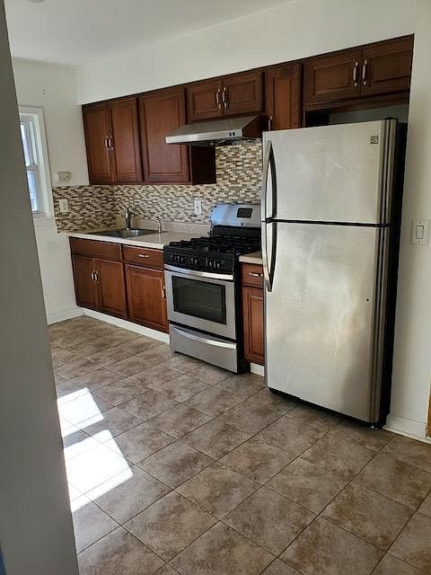1st image of 106 Weed Ave