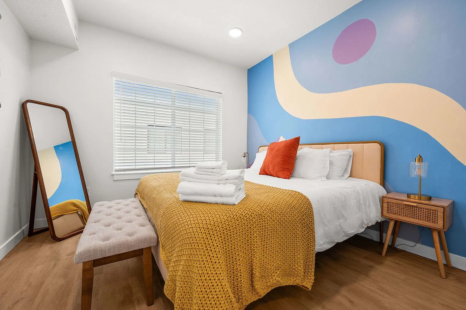 2 bed, 2.0 bath, 1496 sqft, $3,315 — Photo 4