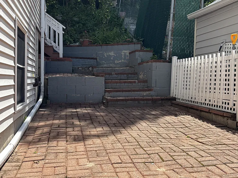 118 Montclair Ave — Photo 33
