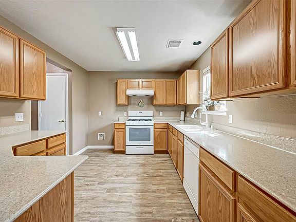 5th image of 13019 Hill Canyon Ln