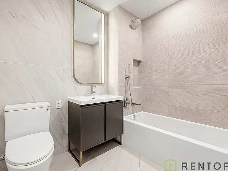 960 Franklin Ave #252 — Photo 5
