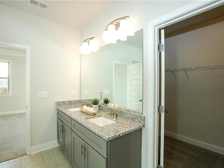 452 Hellen Valley Dr — Photo 18