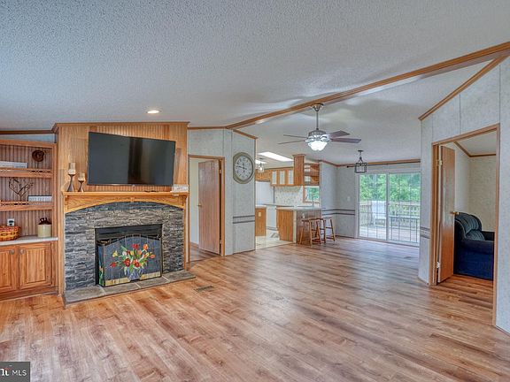 4th image of 30 Tolberts Cir