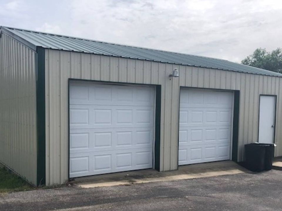 2nd image of 140 Cooper Ln