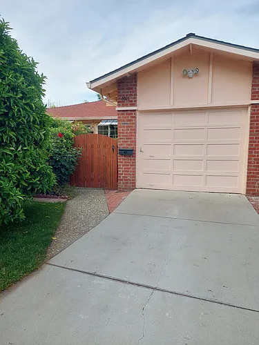 Bismarck Dr Photo 1
