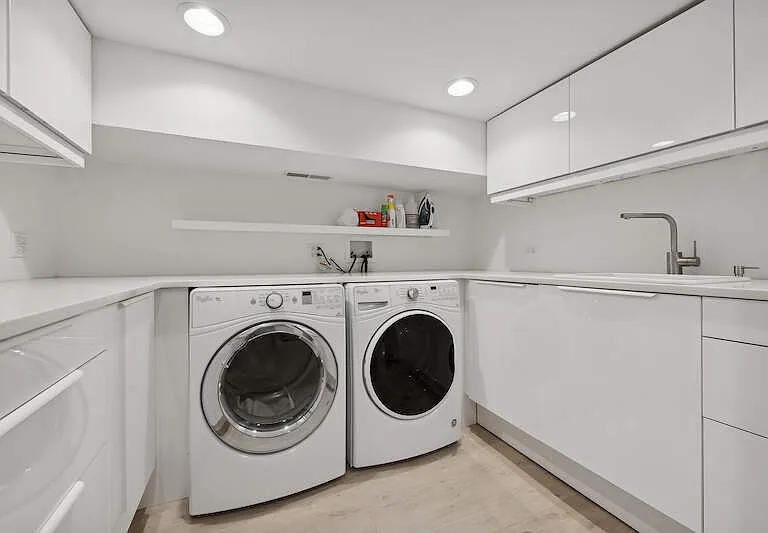 509 W Grant Pl — Photo 21