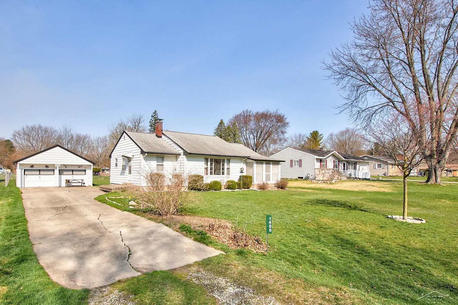 1400 Leo St photo 1