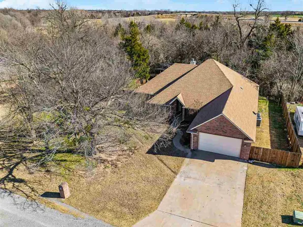302 Timber Creek Cir, Fletcher, OK 73541