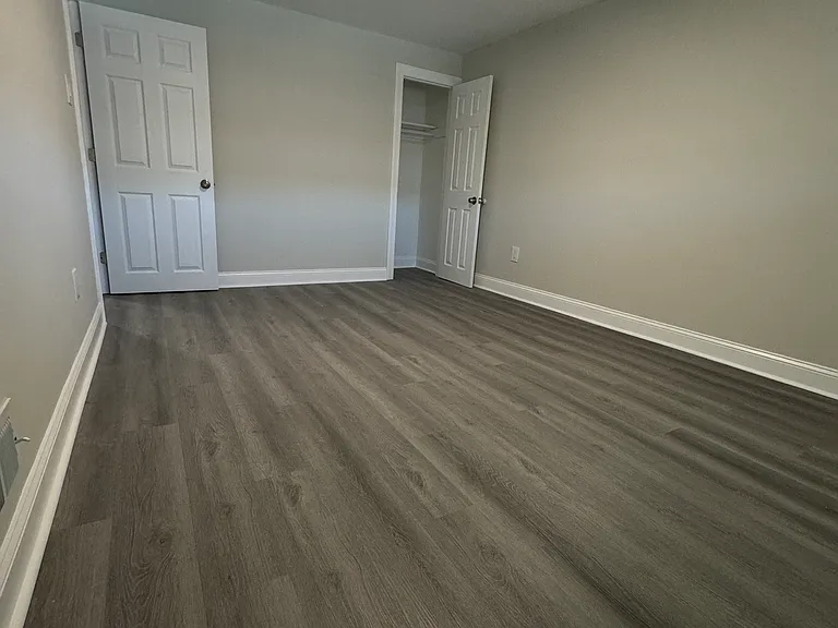 1633 Powell Rd — Photo 23