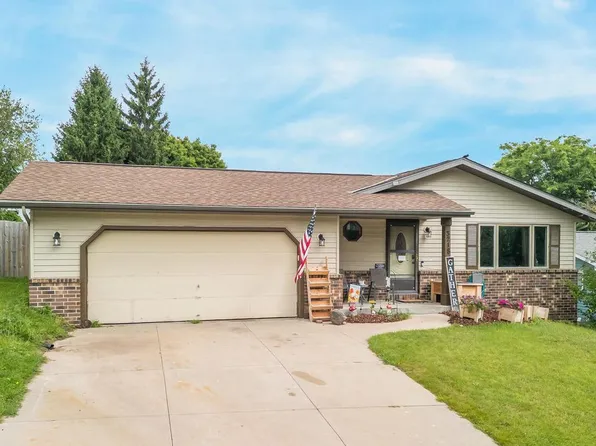 3218 Windsor PLACE, West Bend, WI 53090