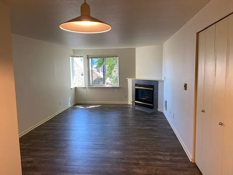 6th Ave Apartments — Photo 31