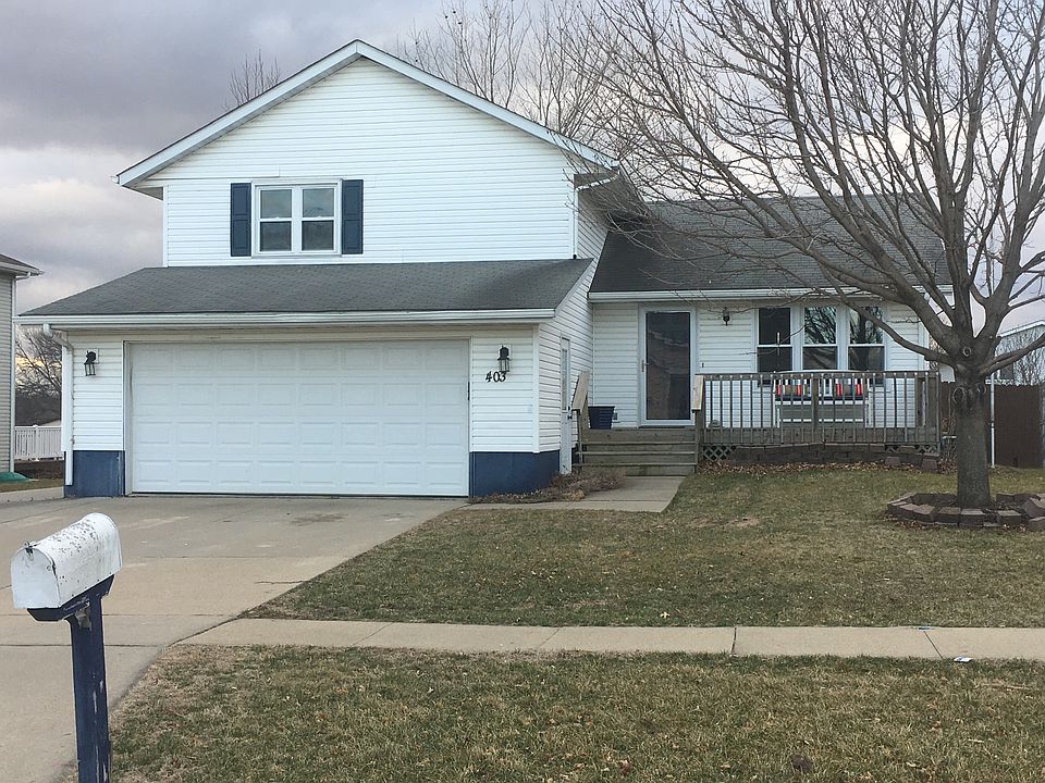 2 car garage/side parking pd