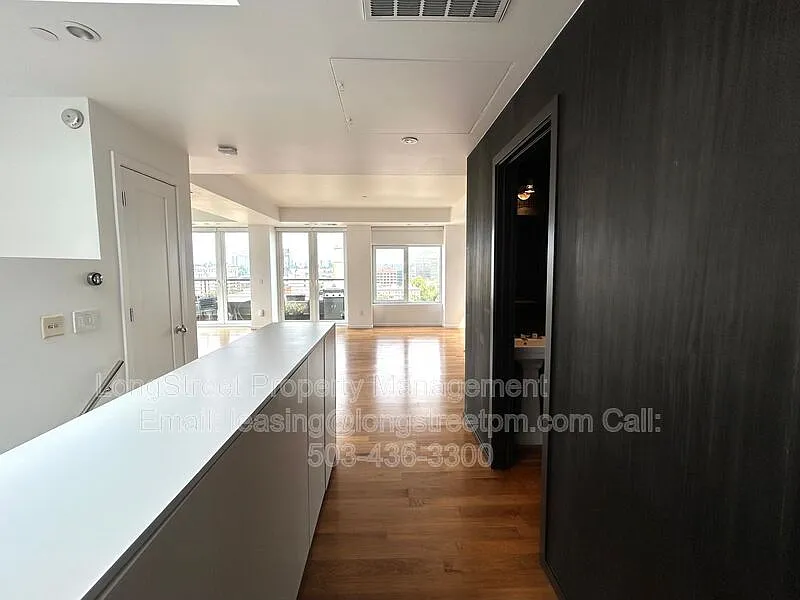 2 bed, 2.5 bath, 1660 sqft, $3,795 — Photo 3