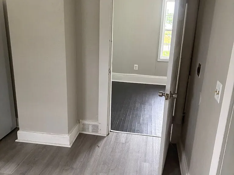 1421 Long Ave — Photo 11