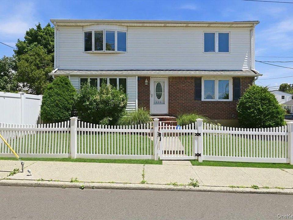1st image of 258 Marguerite Avenue