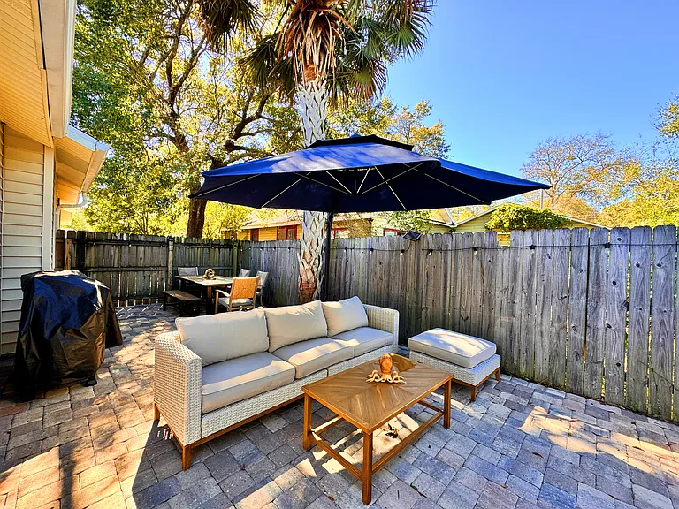 1666 W Intendencia St #B — Photo 30