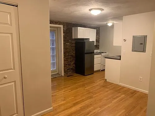40 Clark St #B Photo 1
