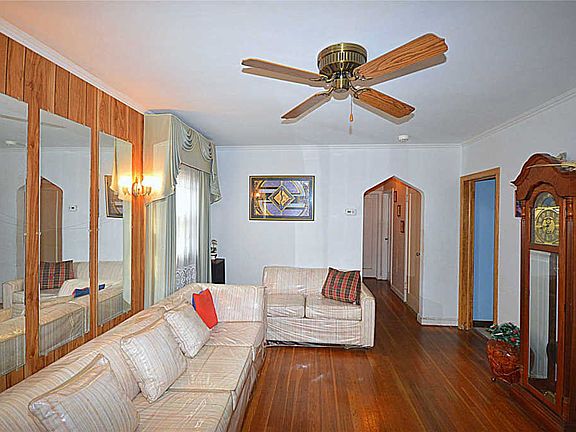 4th image of 12114 197th St