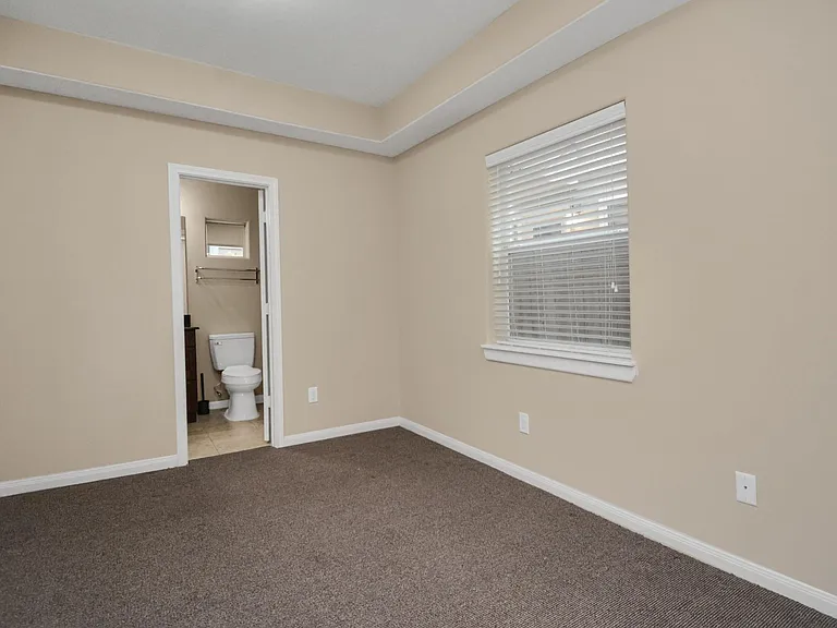 1137 W 24th St #A — Photo 24