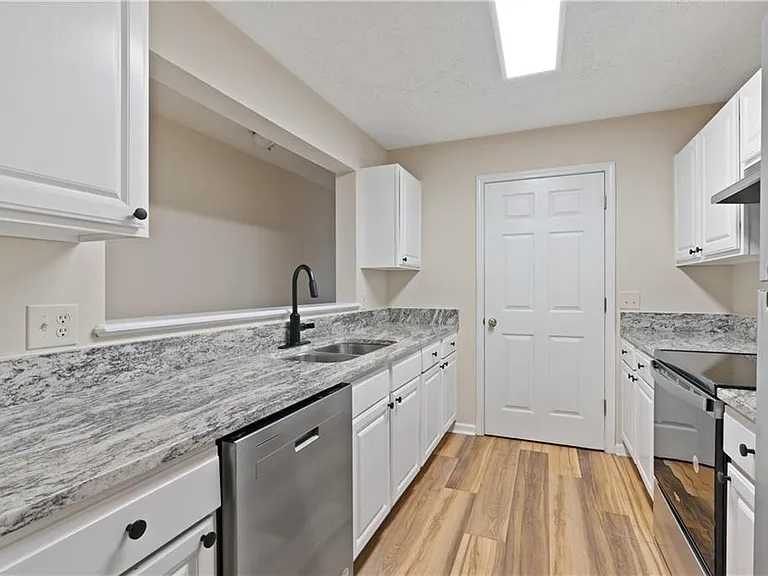 6104 Waldrop Pl — Photo 10