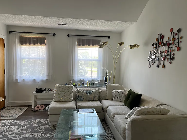 2405 Arlington Blvd — Photo 5