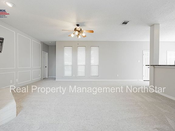 2nd image of 920 Dogwood Ln
