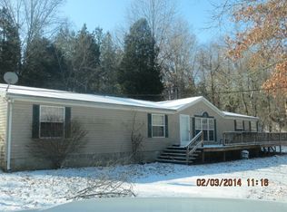 395 Old Town Rd, Stonefort, IL 62987