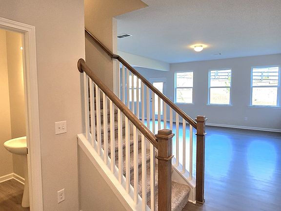 5th image of 61 Sepia Oak Dr