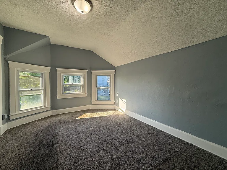 7610 Jeffries Ave — Photo 11
