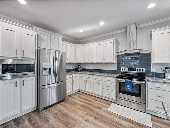 5th image of 869 Simmons Road