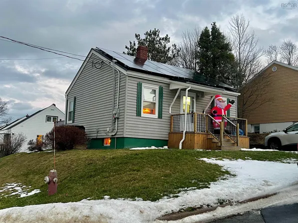 41 Mechanic St, Trenton, NS B0K 1X0