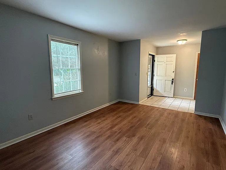 209 Longstreet St — Photo 5