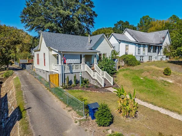 615 N Main St, Water Valley, MS 38965