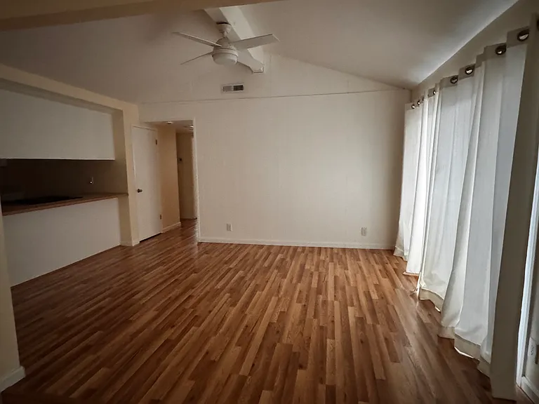 217 La Vida Way — Photo 3