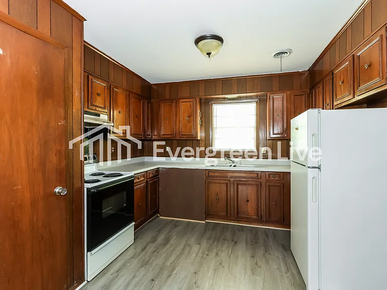 1840 Derby Dr — Photo 5