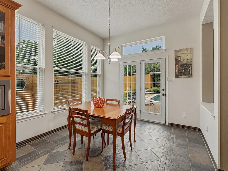 7612 Oak Knoll Dr — Photo 13