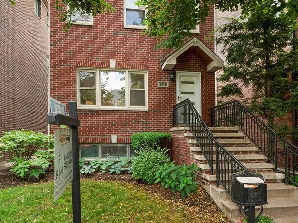 1319 W 32nd Pl, Chicago, IL 60608