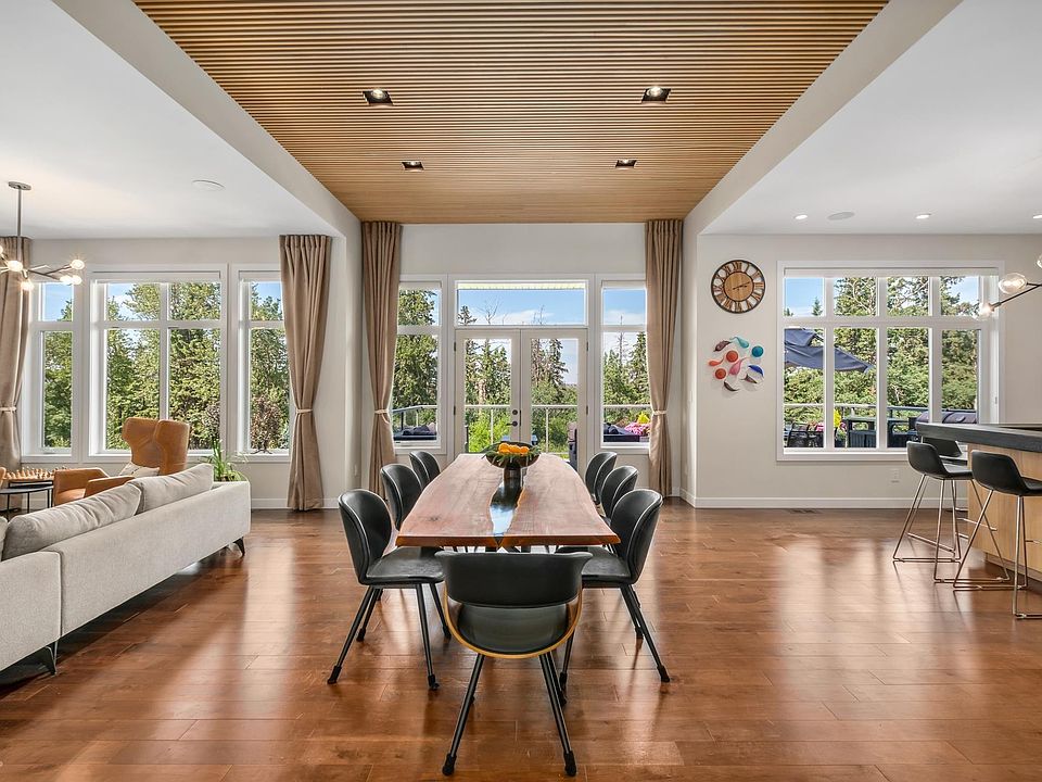 1st image of 699 Howatt Dr SW